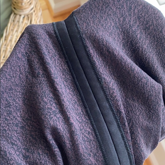 Lululemon Vinyasa scarf - black + purple - Picture 2 of 7